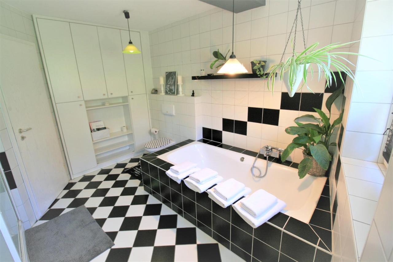 Zentrale Ferienwohnung „Treibholz“ im Sonnenblumenhaus Flensburg Exterior foto