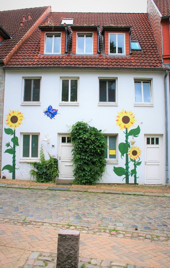Zentrale Ferienwohnung „Treibholz“ im Sonnenblumenhaus Flensburg Exterior foto