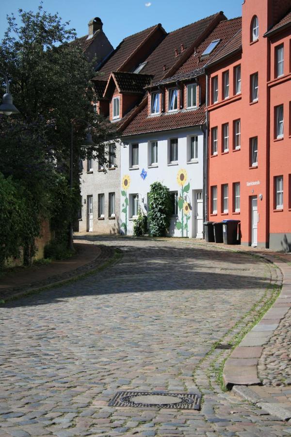 Zentrale Ferienwohnung „Treibholz“ im Sonnenblumenhaus Flensburg Exterior foto